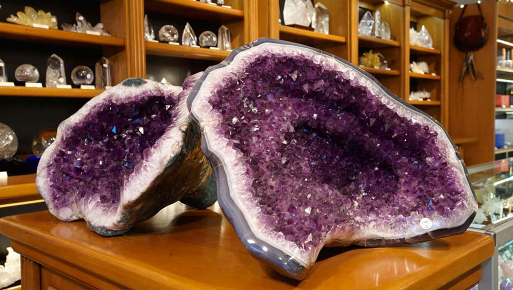 02-brazil-amethyst-geode-large.jpg